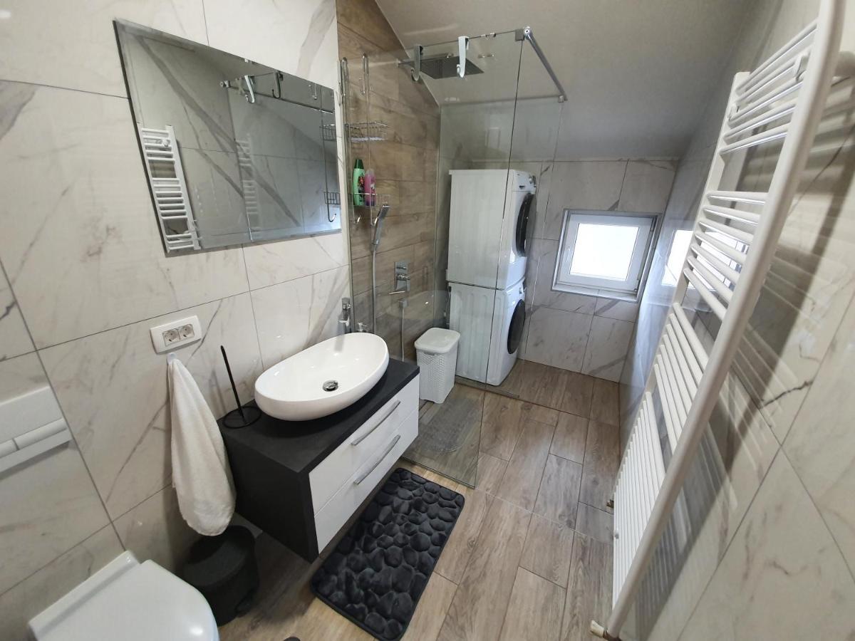 Apartman Bozur **** Satnica Dakovacka Extérieur photo